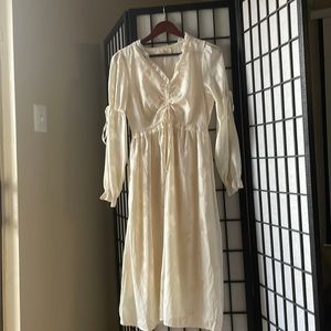 Vintage Cream Nightgown with lace and ribbon detail and side zipper closure